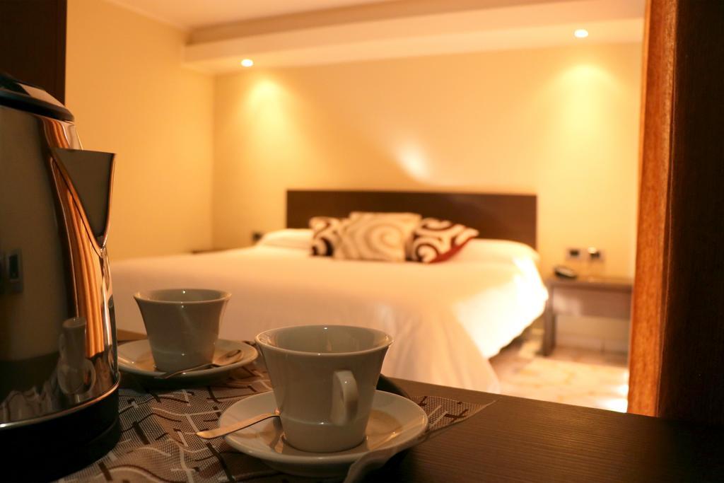 Hotel Ancora Pontecagnano Bagian luar foto