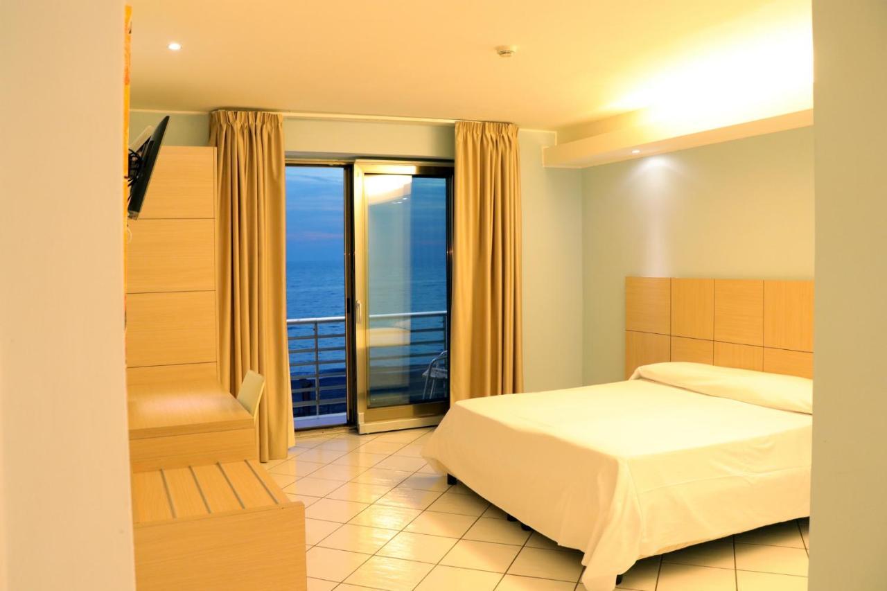 Hotel Ancora Pontecagnano Bagian luar foto
