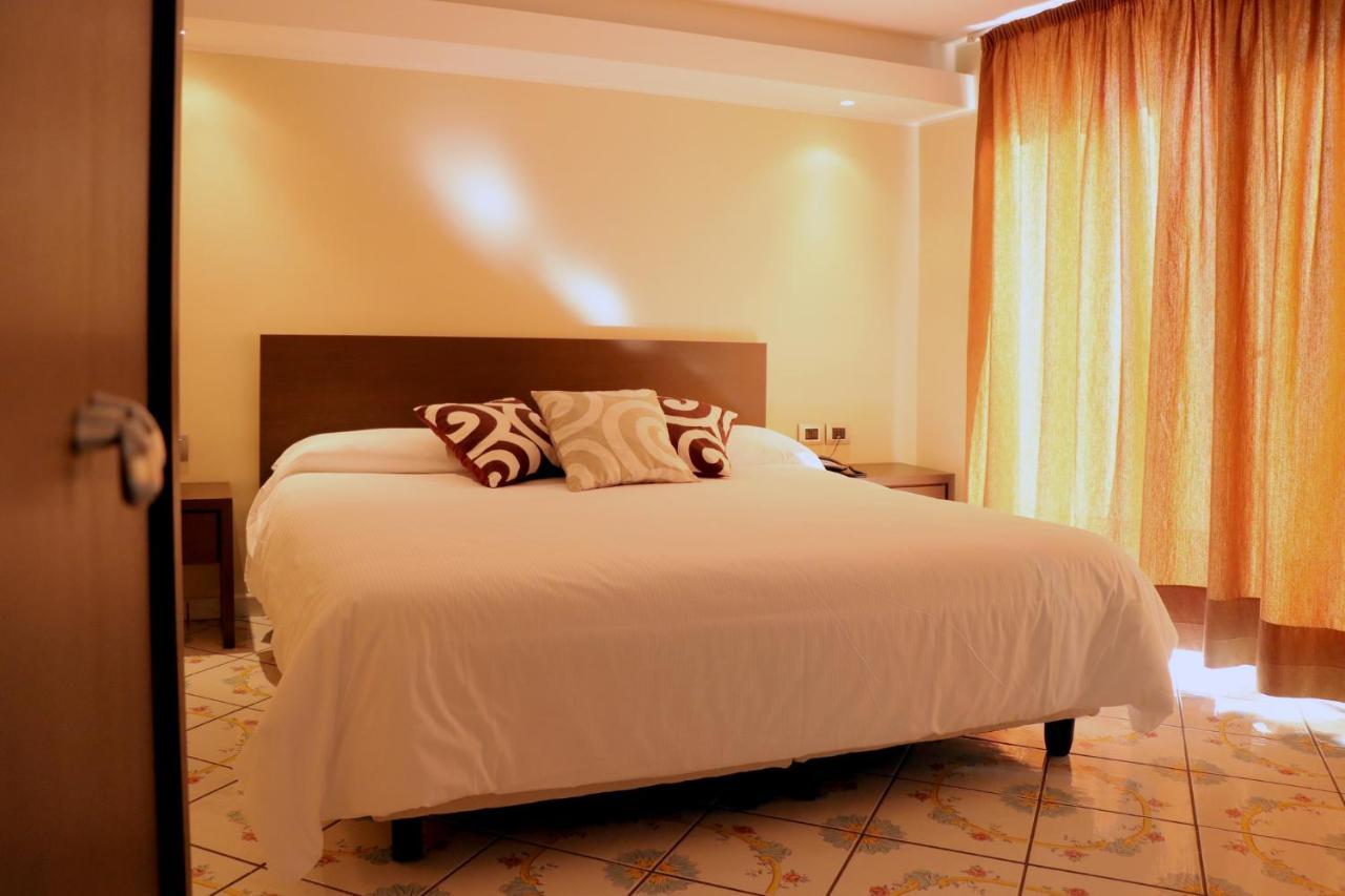 Hotel Ancora Pontecagnano Bagian luar foto